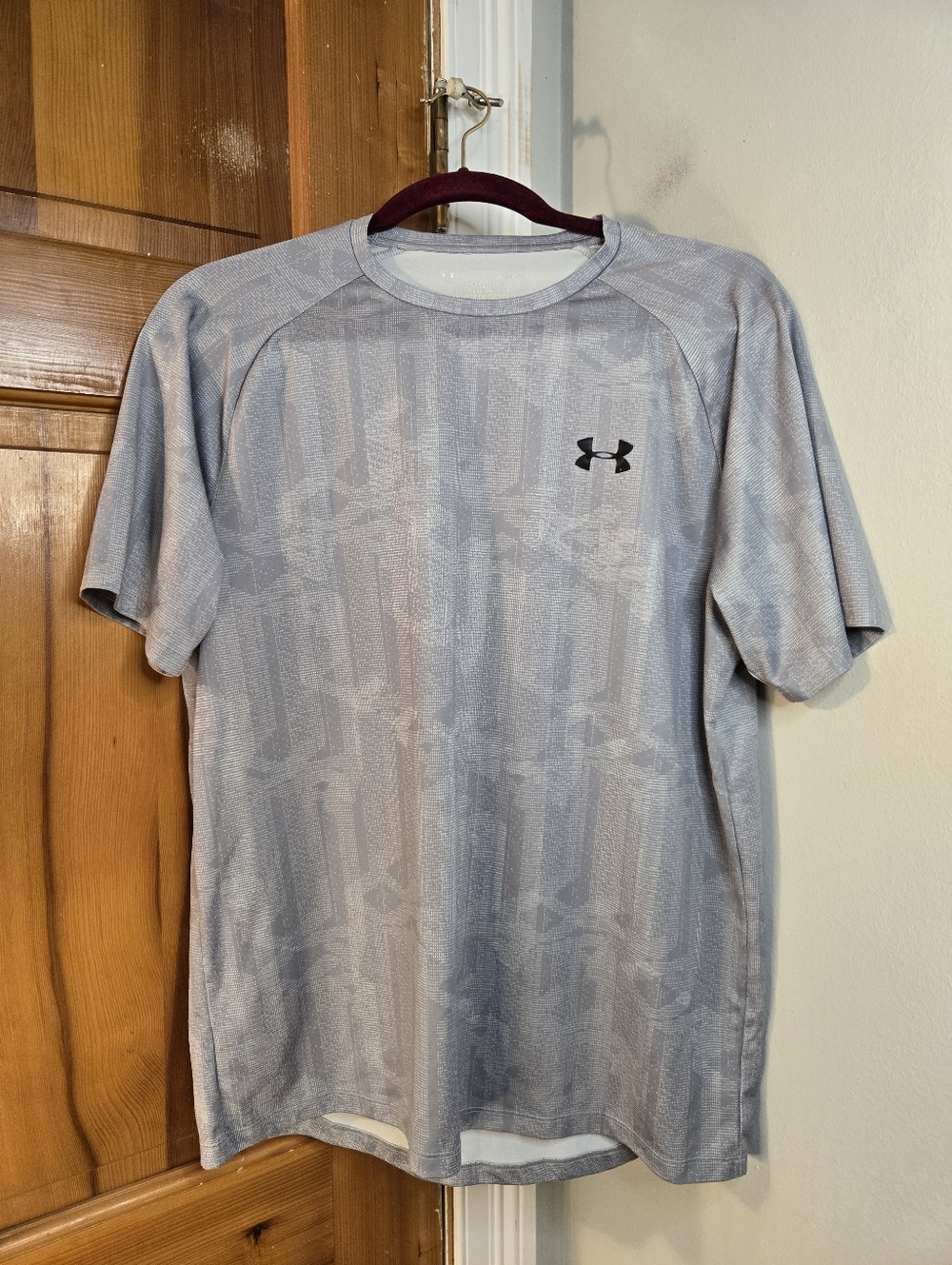 Under Armour The Tech Tee Men’s Short Sleeve Performance Tee — Light Gray Sz M